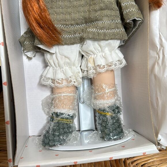 NIB Vintage The Broadway Collection Porcelain Doll Limited Edition Polly 12400 - Picture 4 of 6